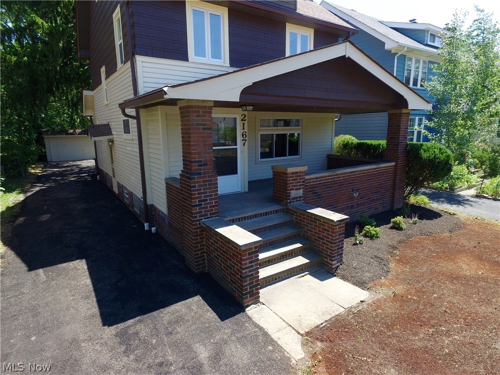 B J Lucey - Residential