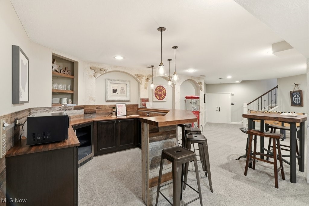 Chagrin Falls, Ohio 44023, United States, 5 Bedrooms Bedrooms, ,5 BathroomsBathrooms,Residential,Active,240058