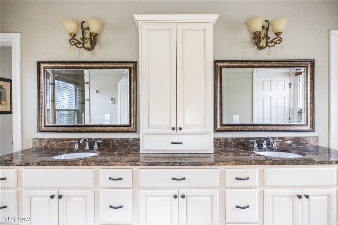 Chagrin Falls, Ohio 44023, United States, 5 Bedrooms Bedrooms, ,5 BathroomsBathrooms,Residential,Active,240058