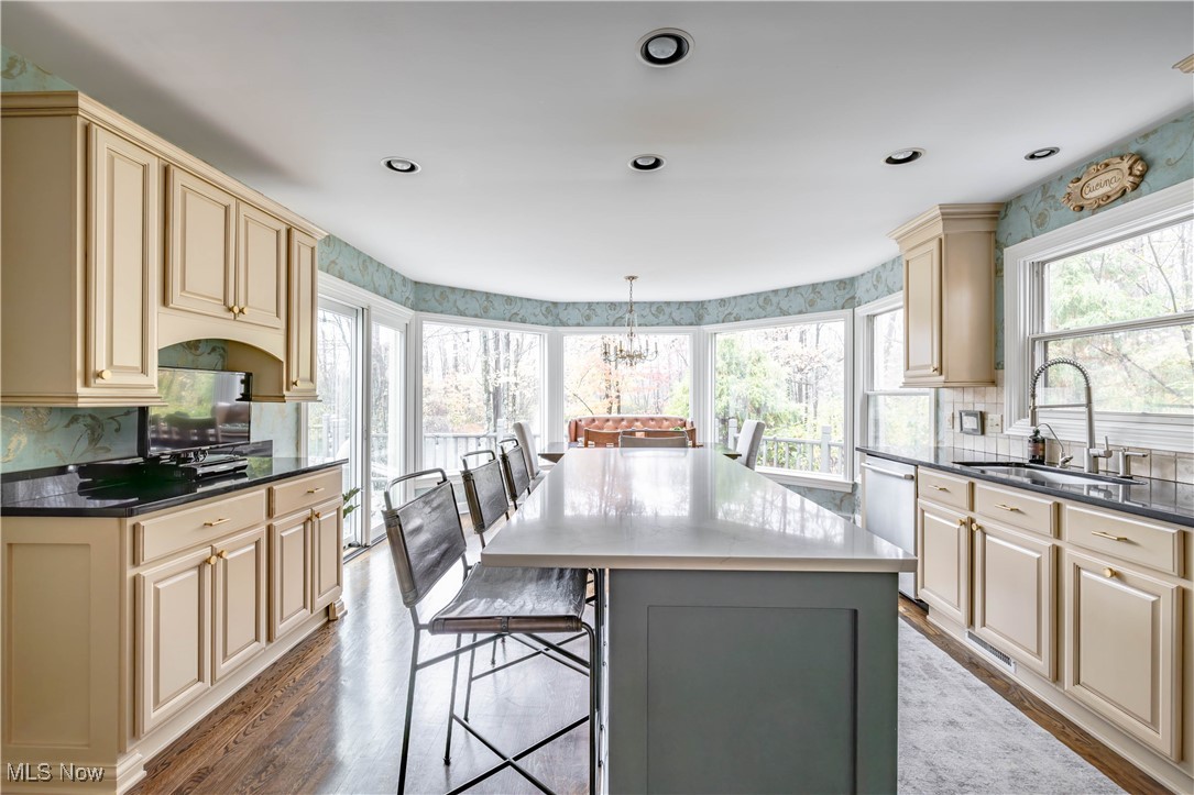 Chagrin Falls, Ohio 44023, United States, 5 Bedrooms Bedrooms, ,5 BathroomsBathrooms,Residential,Active,240058