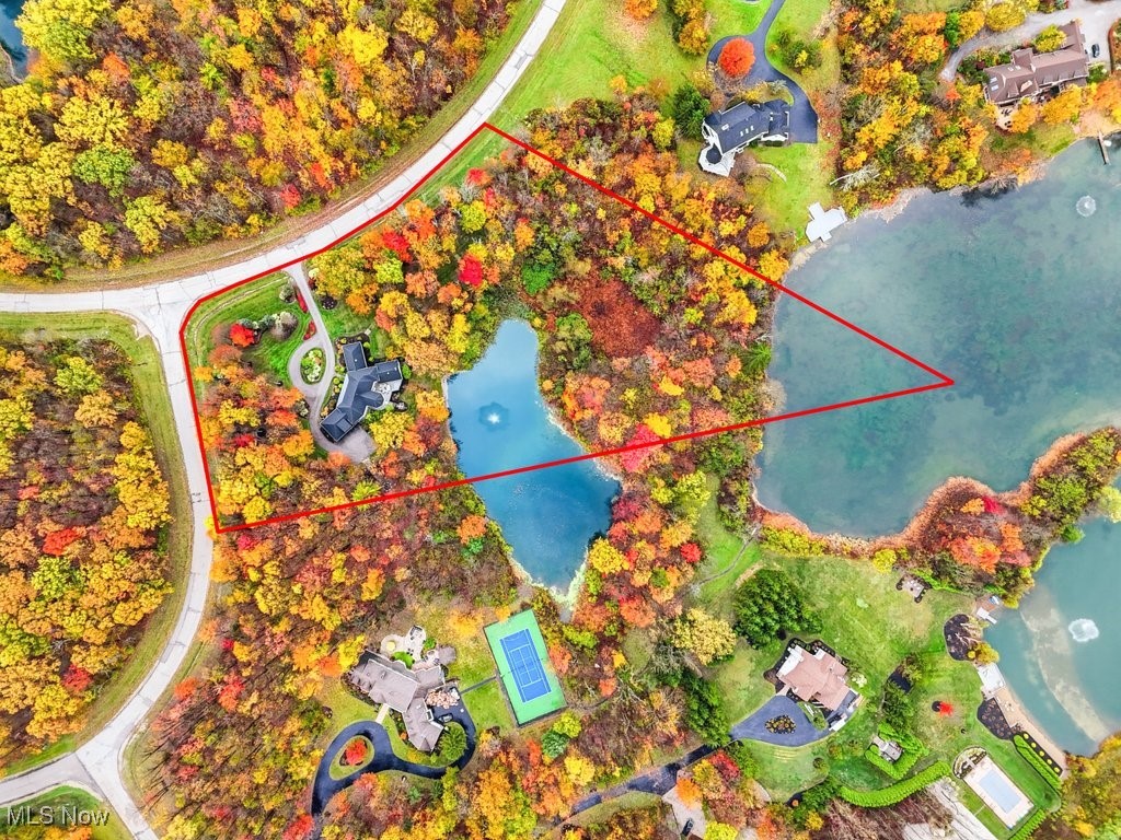 Chagrin Falls, Ohio 44023, United States, 5 Bedrooms Bedrooms, ,5 BathroomsBathrooms,Residential,Active,240058