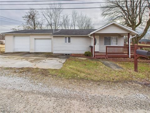 Photo of 56 N Meadowlark Drive, Williamstown, WV 26187 (MLS # 5187640)