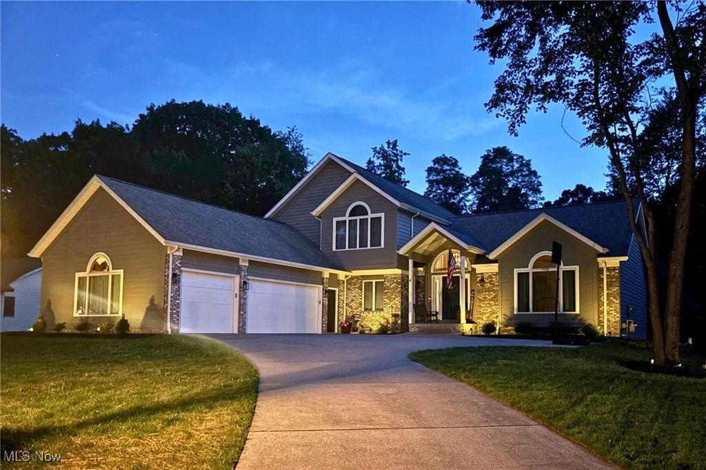 Photo of 10306 Pamela Drive, Strongsville, OH 44149 (MLS # 5172678)