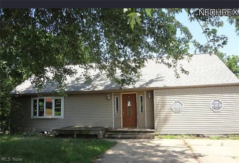 Homes For Sale - 2444 Perry Drive<br/> Canton, OH 44706