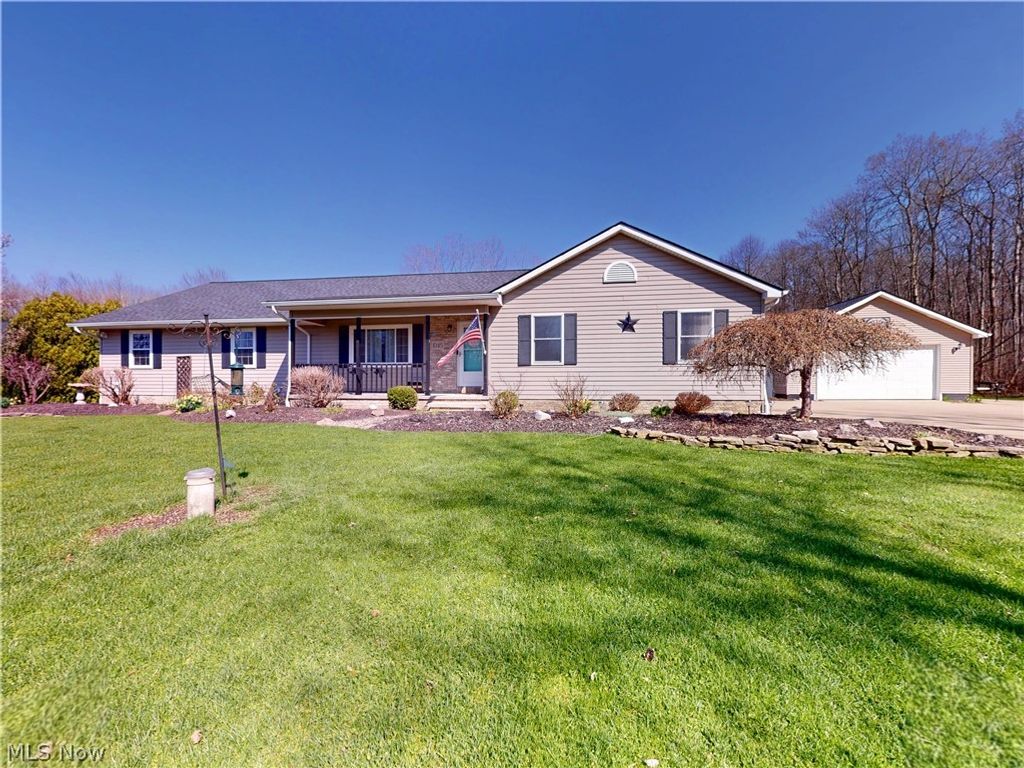 Photo of 10415 Penniman Drive, Chardon, OH 44024 (MLS # 5200483)