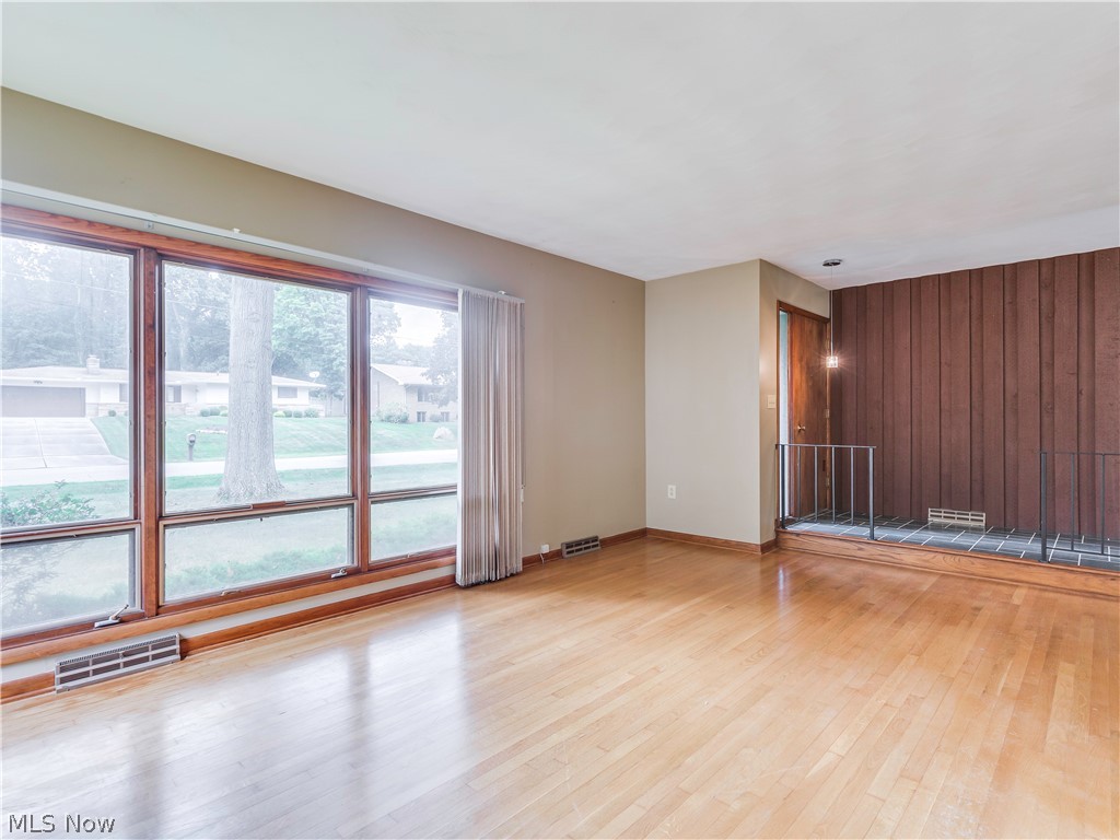 Tallmadgew Hill Allotment - Residential