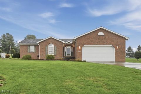 Homes For Sale - 1344 Meadowbrook Lane<br/> Carrollton, OH 44615