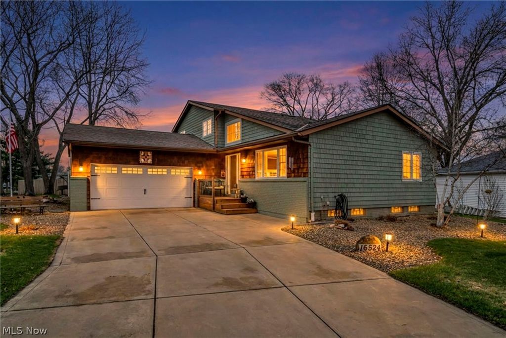 Photo of 16524 Timberline Drive, Strongsville, OH 44136 (MLS # 5195127)