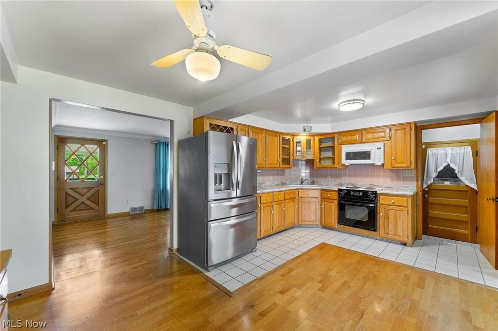 Photo of 116 Woodland Drive, New Middletown, OH 44442 (MLS # 5211824)