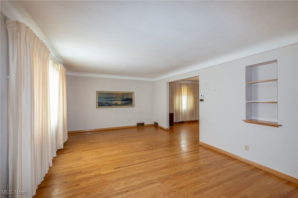 Photo of 5903 Warwick Drive, Parma, OH 44129 (MLS # 5184224)