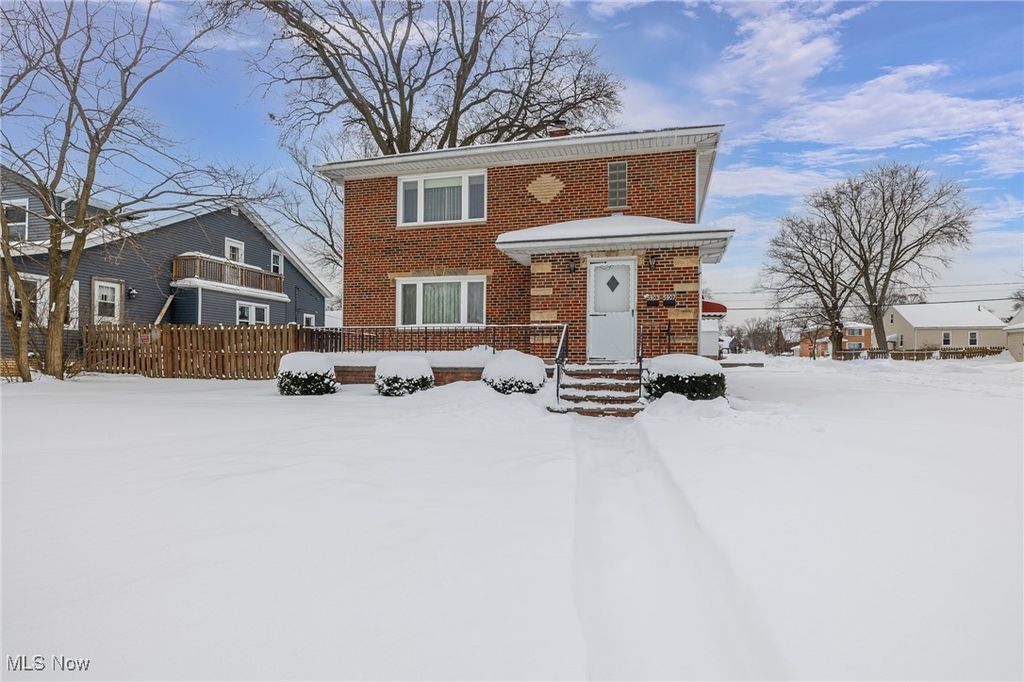 Photo of 5903 Warwick Drive, Parma, OH 44129 (MLS # 5184224)