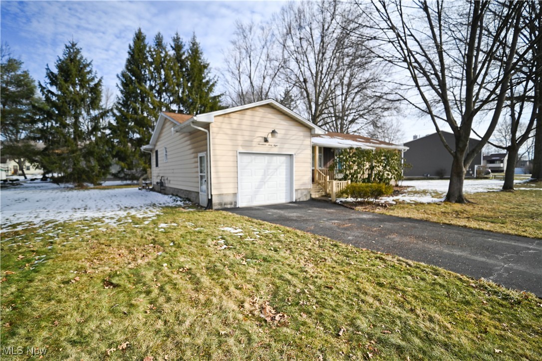1768 Penny Lane, Youngstown, Ohio image 2