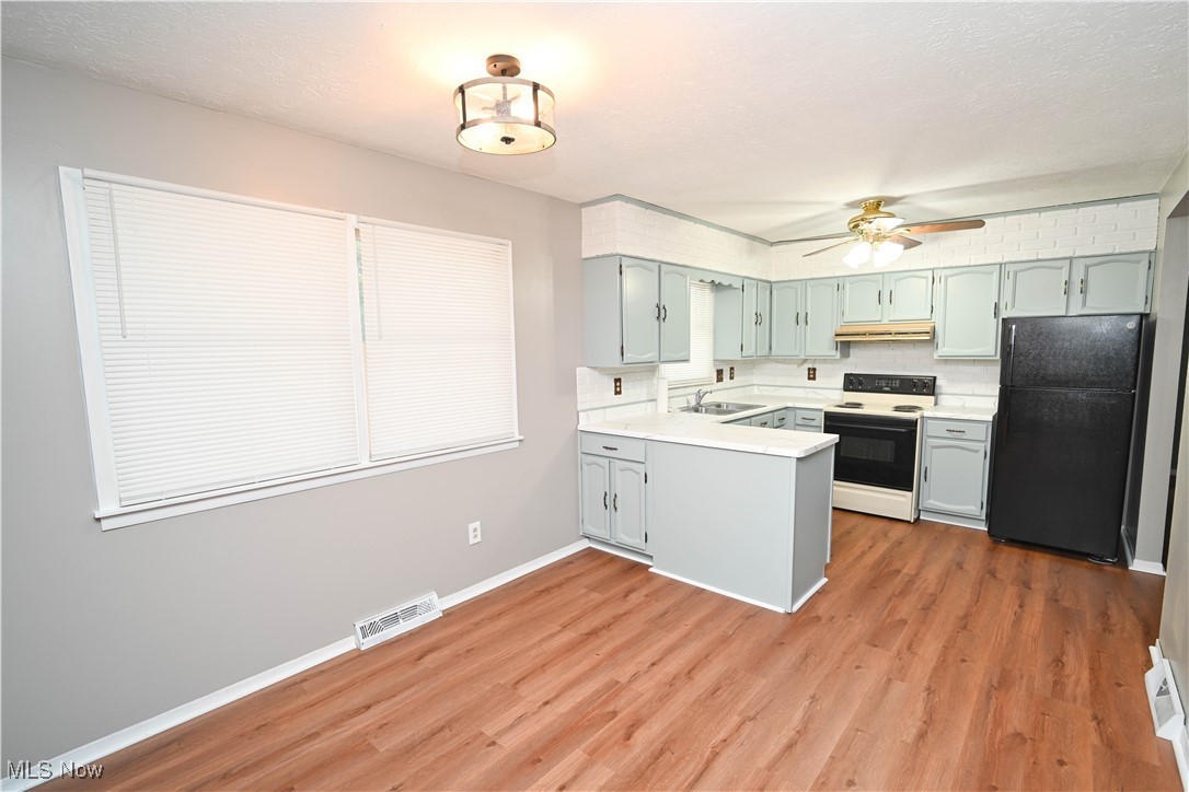 1768 Penny Lane, Youngstown, Ohio image 13