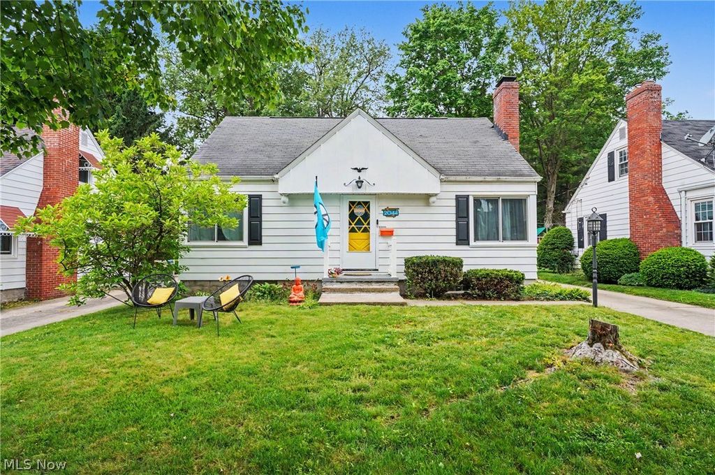 Photo of 2044 26th Street, Cuyahoga Falls, OH 44223 (MLS # 5211096)