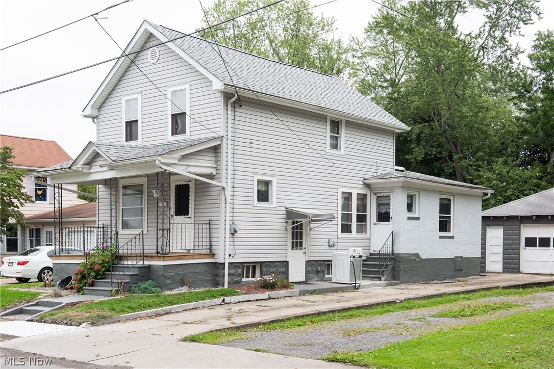 Move right in to this 4 bedroom 1 bath solid built home situated on 2-lots 40 x 295. Fabulous new white kitchen equipped with stainless steel stove, refrigerator and dishwasher. Updated bath. What a find! Priced for quick sale. Call today before it's GONE!