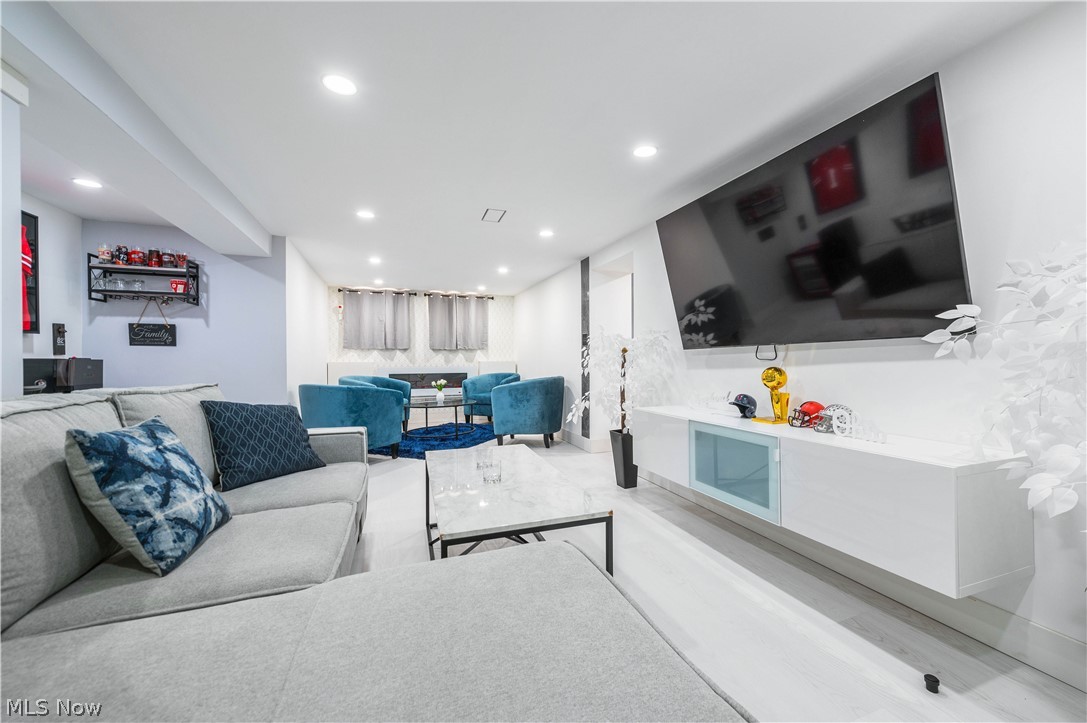 Memphis Villas - Residential