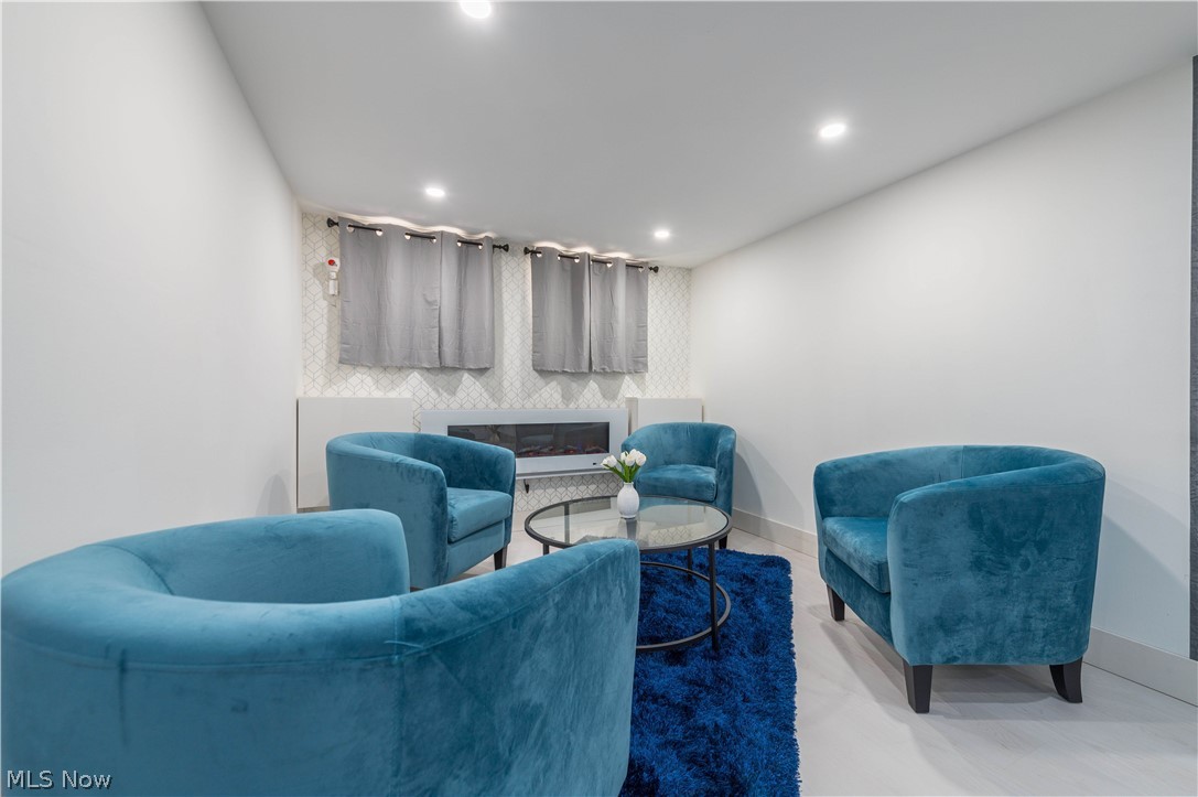 Memphis Villas - Residential