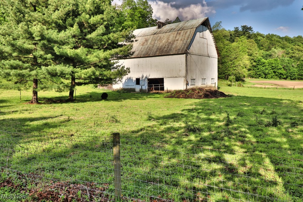 24514 County Road 24, Coshocton, Ohio image 17