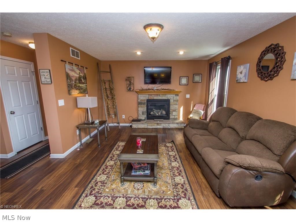 Pleasant Lakes/Brimfield - Residential