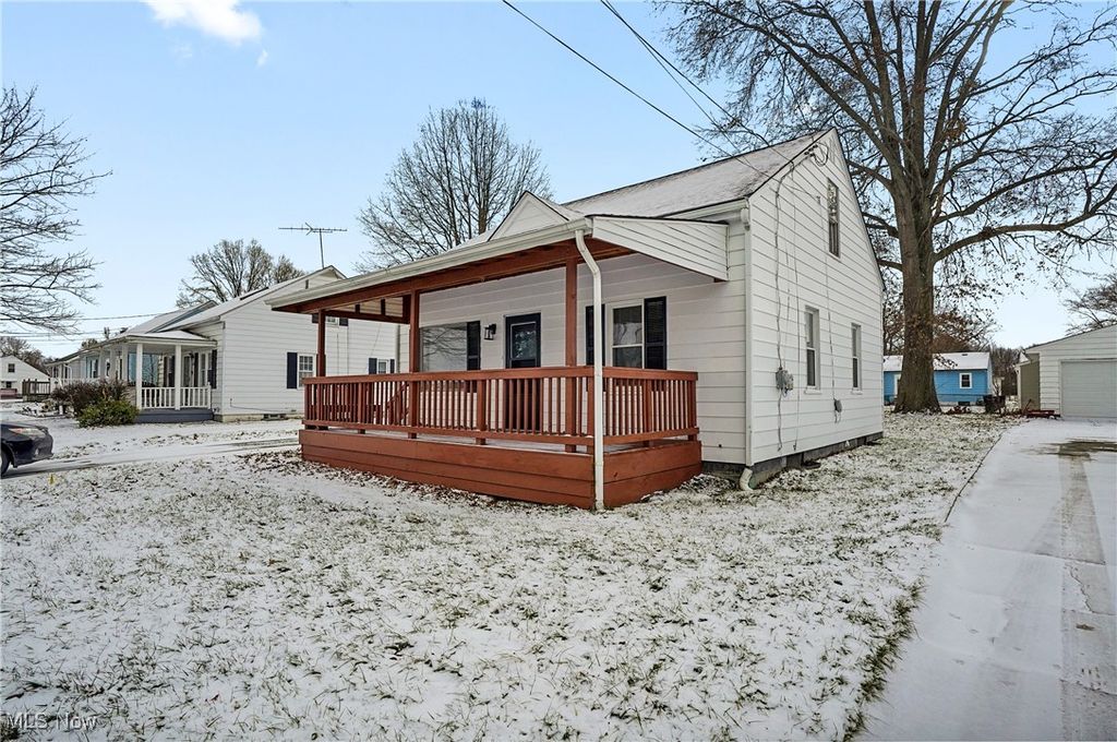 Photo of 1232 Stratford Street, Barberton, OH 44203 (MLS # 5176422)