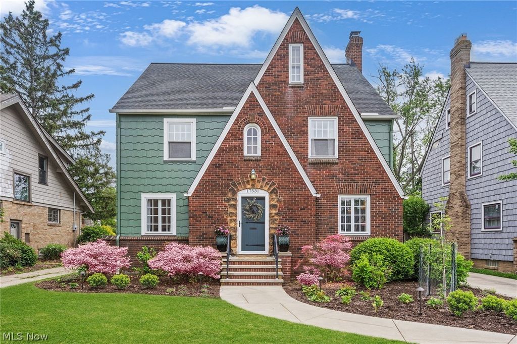 Photo of 17531 Daleview Drive, Lakewood, OH 44107 (MLS # 5212981)