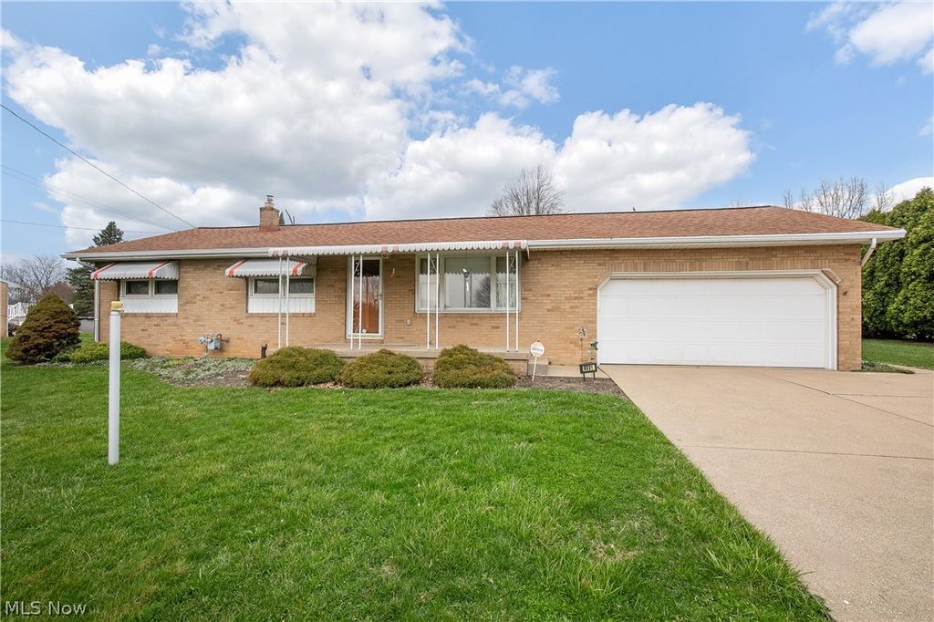 Photo of 6231 Howland Street, Louisville, OH 44641 (MLS # 5198139)