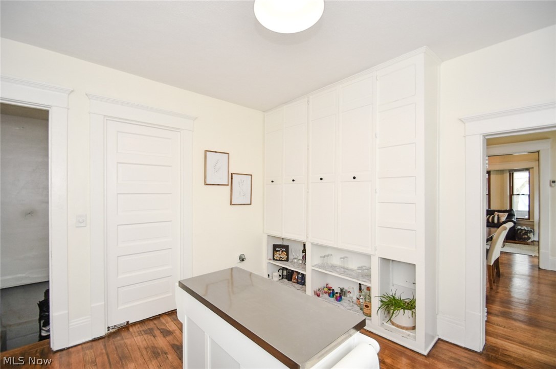 K & W - Residential Income