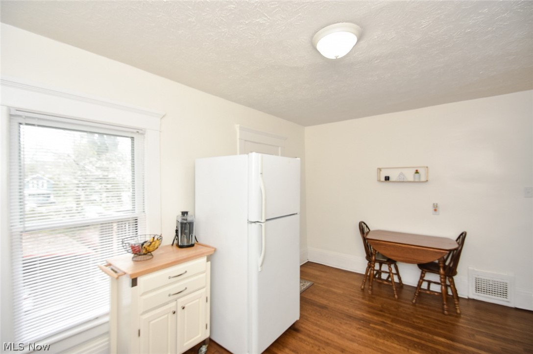 K & W - Residential Income