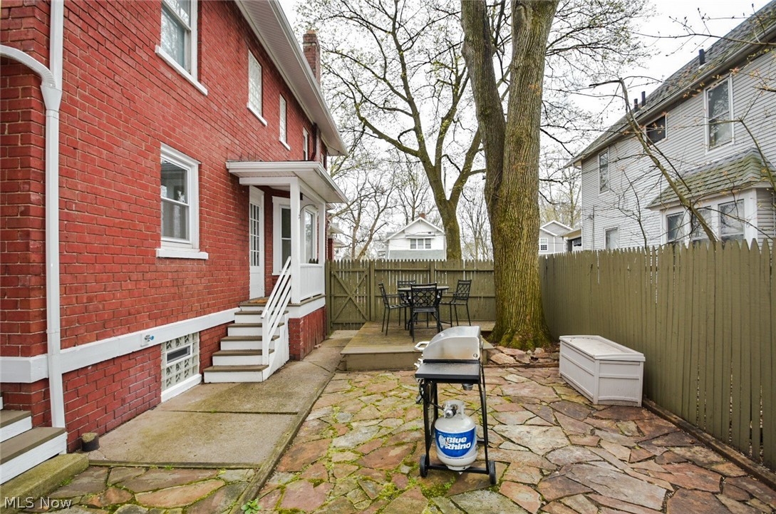 K & W - Residential Income