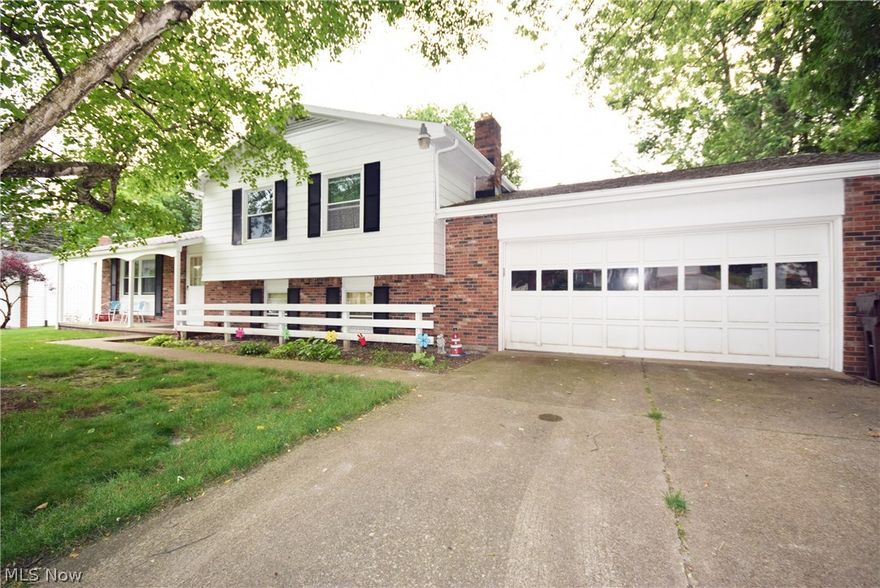 Looking to move to the desired White Gate neighborhood, then this split level is for you!  Lots of space in this 3 bedroom, 2 1/2 bath,  full bathroom off the master bedroom, cozy family room with fireplace.  Formal dinning room with sliding doors to the screened in porch.  Back yard perfect for entertaining, from the screened in porch to the large deck and in-ground pool.  There is even a small pool house for storage that also has a commode and sink! 
Updates include; roof (2012), furnace and AC (2009), water heater (2001), interior and exterior painting (2016), new carpet (2016).  Comes with America's Preferred Home Warranty.   Don't miss out, call today to schedule your showing!