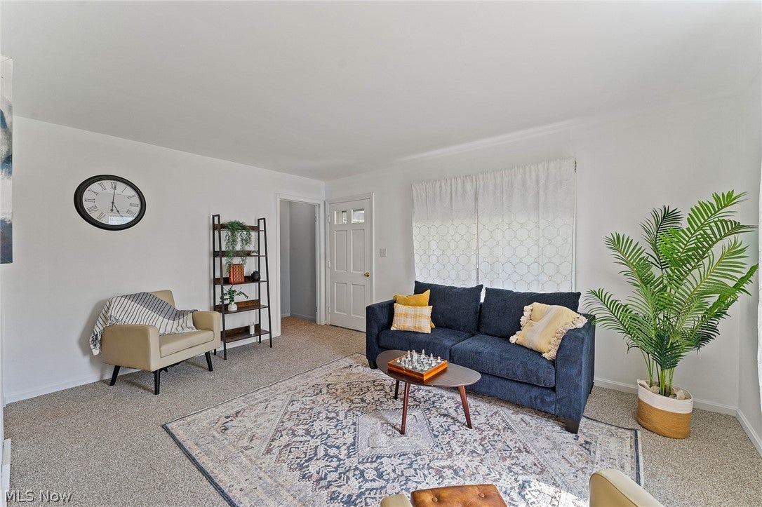 156 S Roanoke Avenue