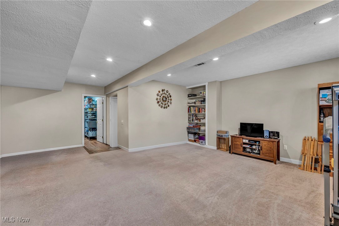 1070 Waldo Way, Twinsburg, Ohio image 9