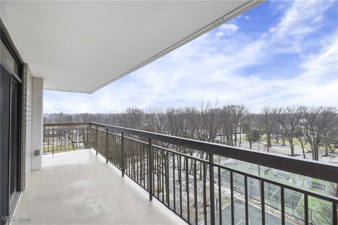 12550 Lake Avenue #906, Lakewood, Ohio image 8