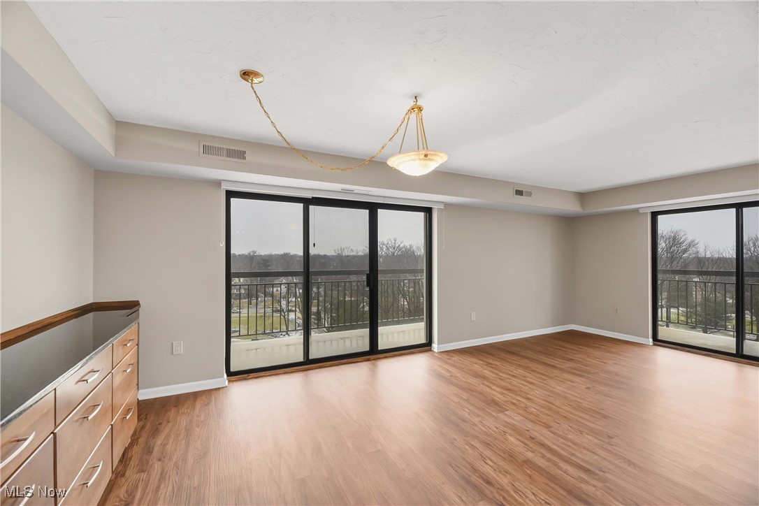 12550 Lake Avenue #906, Lakewood, Ohio image 12