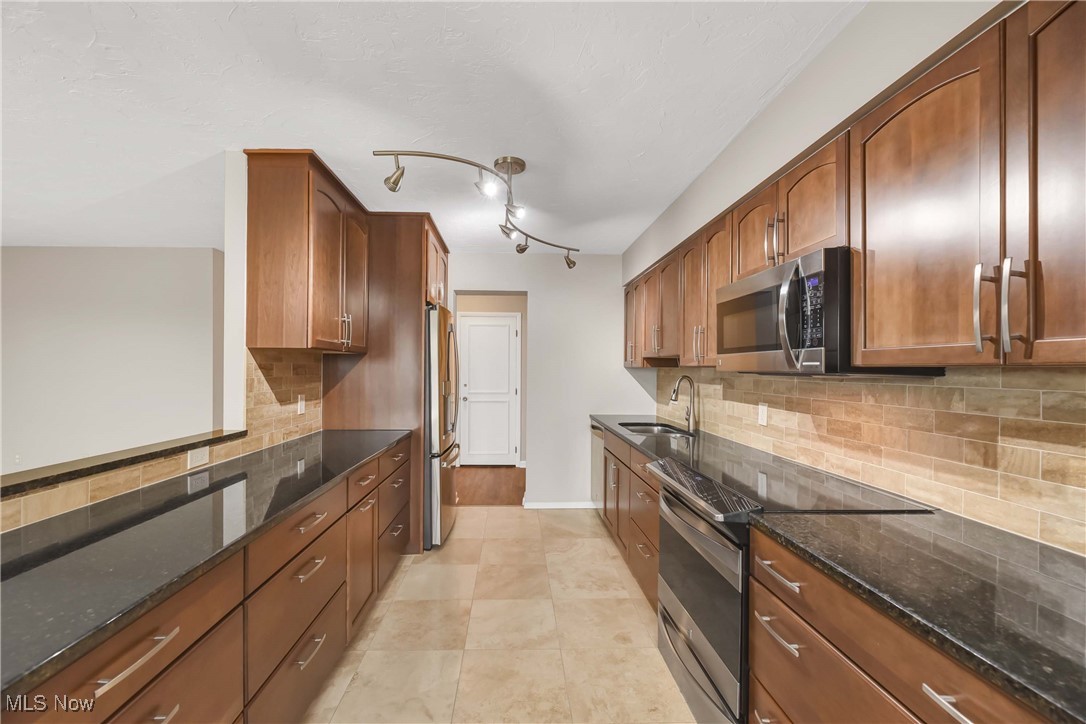 12550 Lake Avenue #906, Lakewood, Ohio image 15