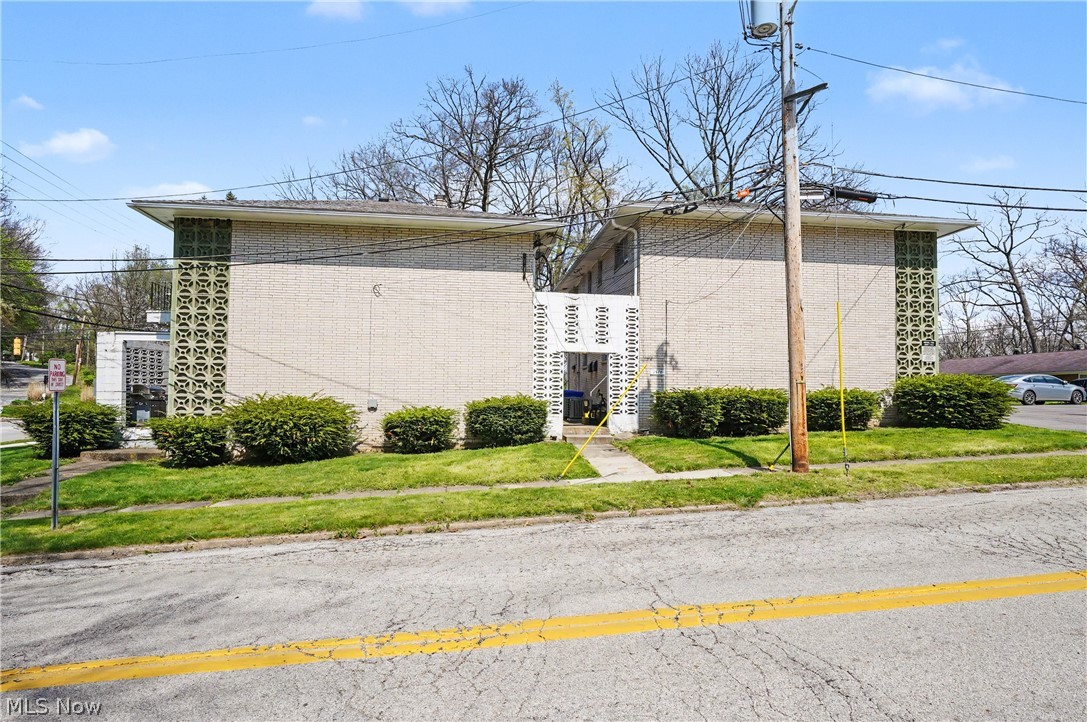 1376 Forest Glen Drive