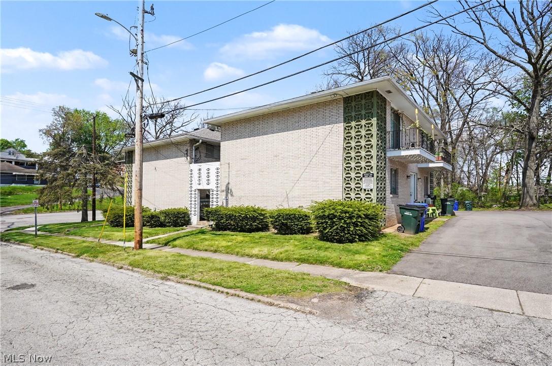 1376 Forest Glen Drive