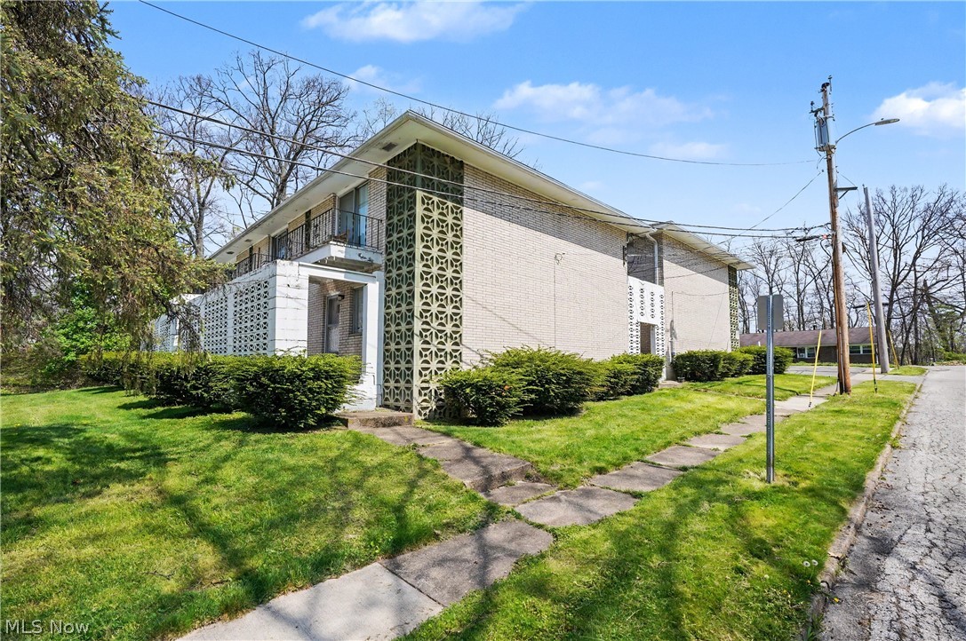 1376 Forest Glen Drive