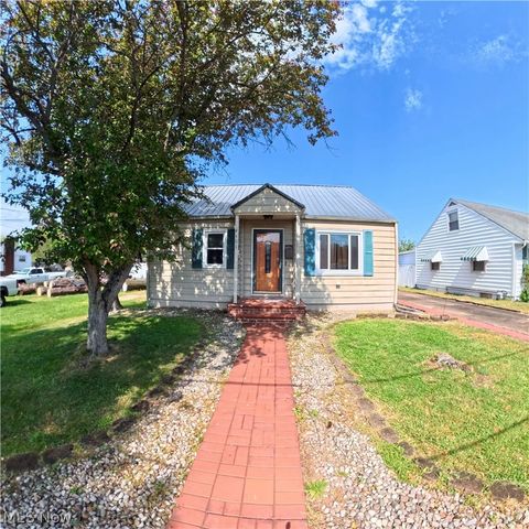 Tiny photo for 4401 9th Avenue, Parkersburg, WV 26105 (MLS # 5203025)