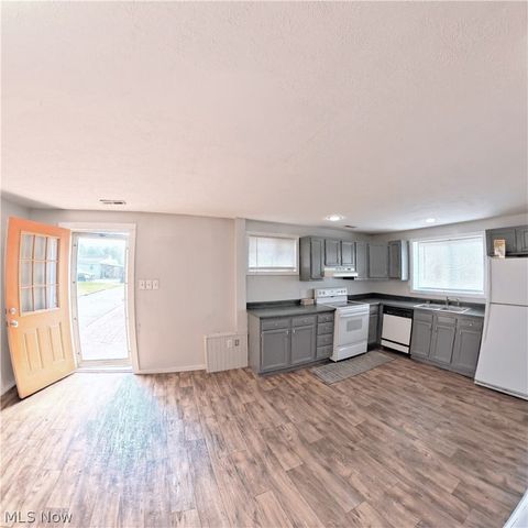 Tiny photo for 4401 9th Avenue, Parkersburg, WV 26105 (MLS # 5203025)