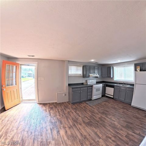 Tiny photo for 4401 9th Avenue, Parkersburg, WV 26105 (MLS # 5203025)