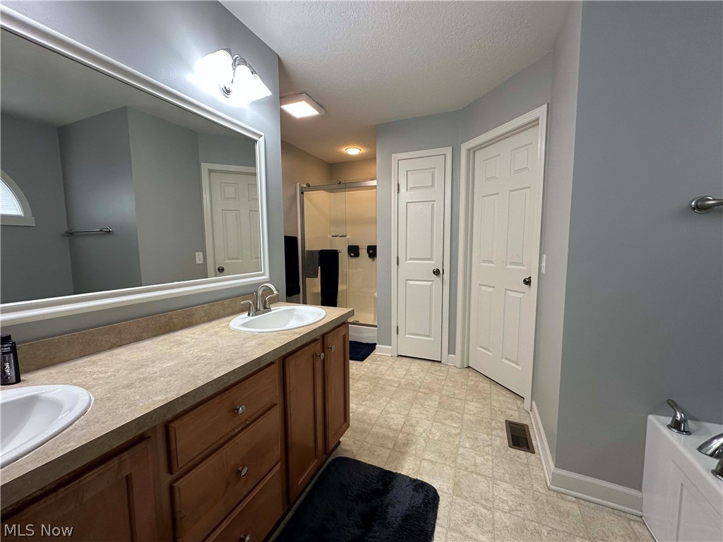 Hunters Rdg 06 - Residential