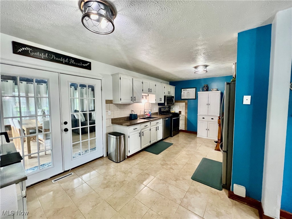 332 Bruce Drive, Brunswick, Ohio image 3