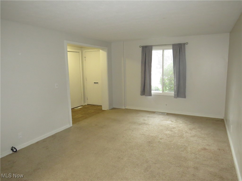 Painesville, Ohio 44077, United States, 3 Bedrooms Bedrooms, ,2 BathroomsBathrooms,Residential,Active,215623