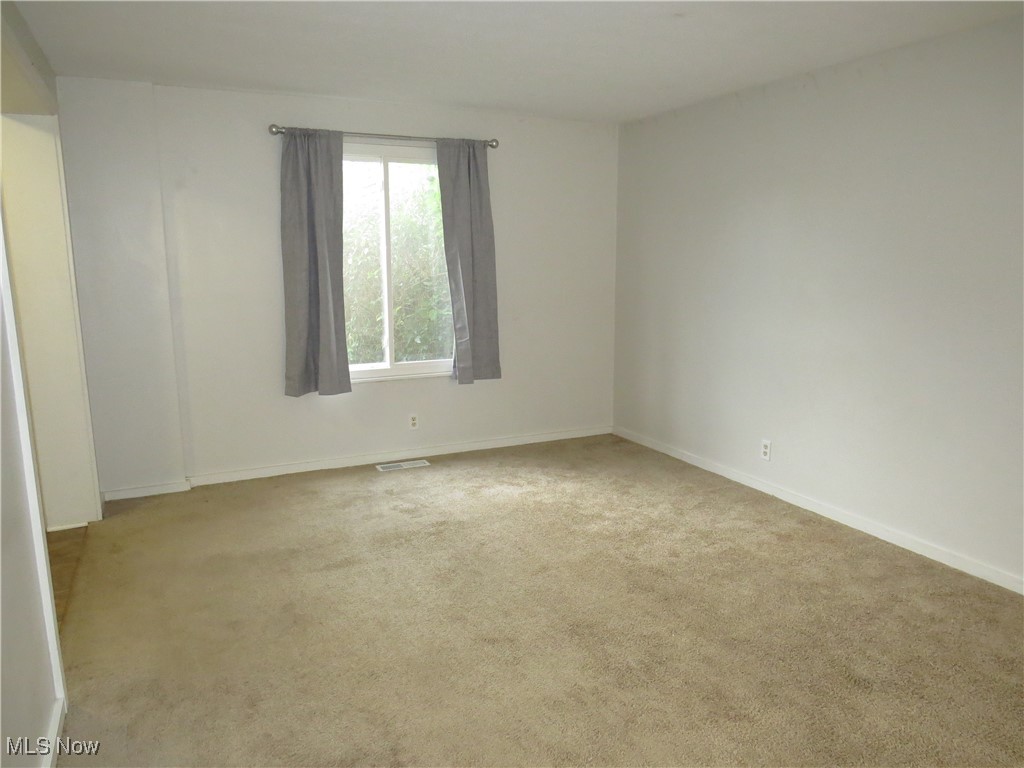 Painesville, Ohio 44077, United States, 3 Bedrooms Bedrooms, ,2 BathroomsBathrooms,Residential,Active,215623