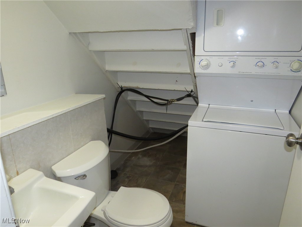 Painesville, Ohio 44077, United States, 3 Bedrooms Bedrooms, ,2 BathroomsBathrooms,Residential,Active,215623