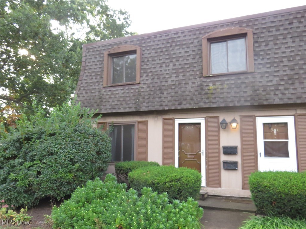 Move-in Ready, End Unit Condominium in Cambridge Villas. Spacious 3 bedroom and 1.5 bath unit with just over 1100 sqft of living space. Living room leads to dining room with slider to private patio. Kitchen with breakfast bar. 1st floor 1/2 bathroom and laundry room combo. 2nd floor has 3 nice size bedrooms and full bathroom. Private patio with privacy fence. 2 assigned parking spaces. This property is located in the section of Cambridge Villas that permits renting so this property could be a fantastic addition to your portfolio. Well maintained condo with a newer hot water tank. All kitchen appliances and stacked washer/dryer included. Home Warranty included for added peace of mind. Make this condo your new home or smart investment to make money!