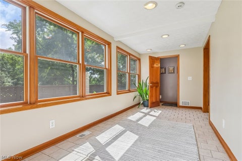 Tiny photo for 955 E Schaaf Road, Brooklyn Heights, OH 44131 (MLS # 5239780)