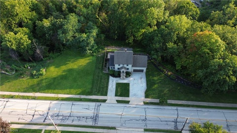Tiny photo for 955 E Schaaf Road, Brooklyn Heights, OH 44131 (MLS # 5239780)