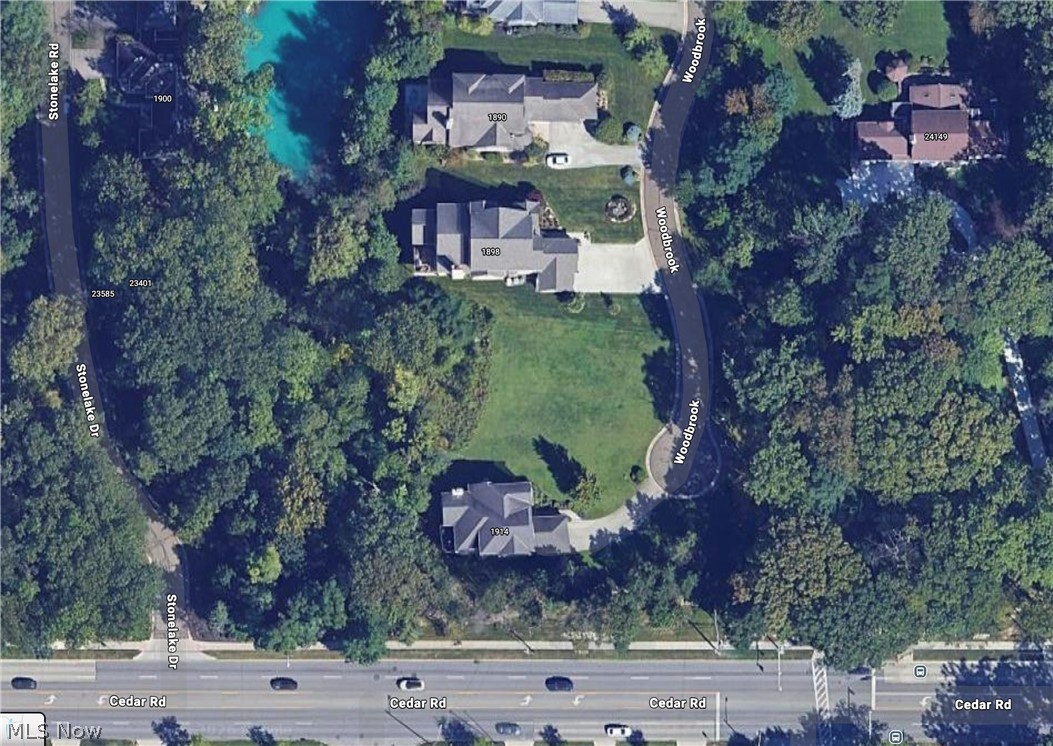 1906 Woodbrook Lane